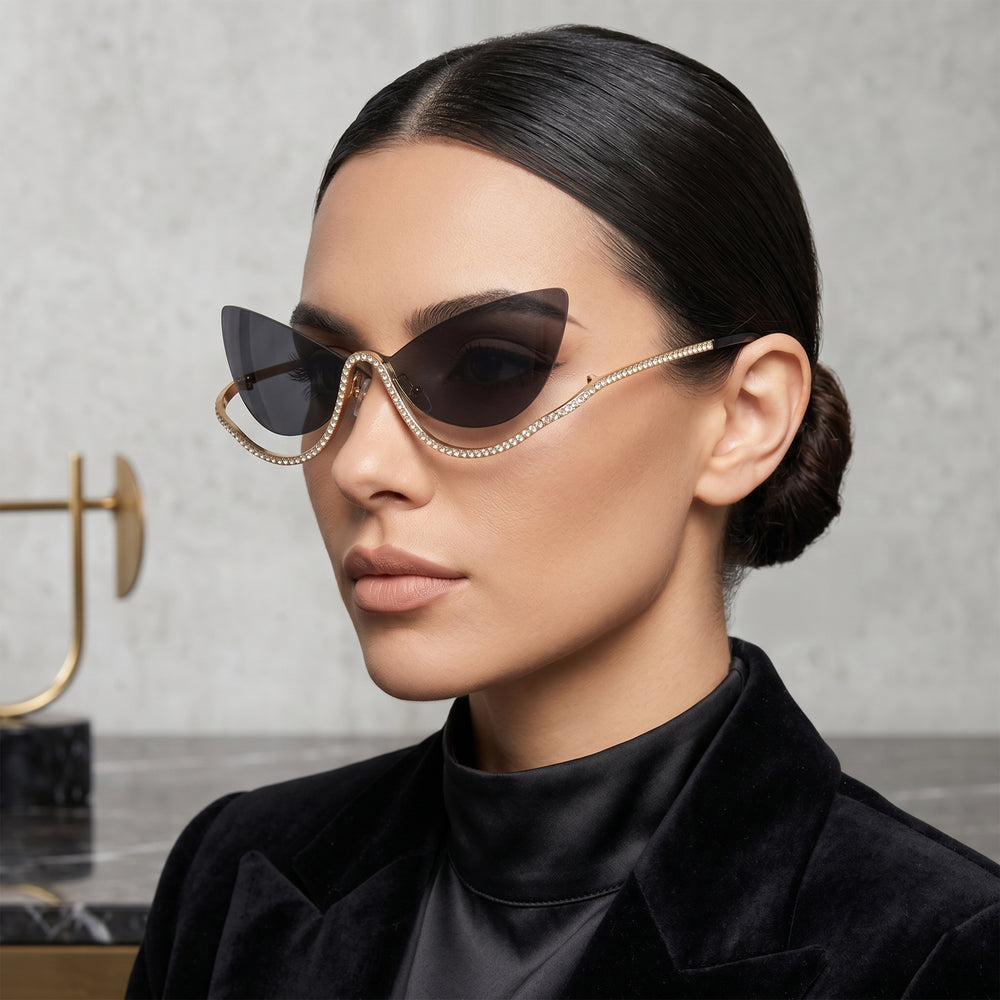 Venom Chic Golden Black Sunglass